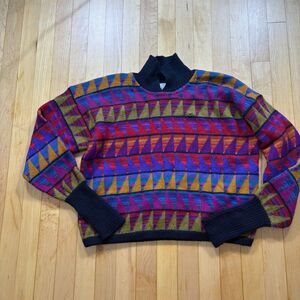 Millma Bolivia Geometric Sweater Size M Alpaca‎ Handloomed in Bolivia - Holes